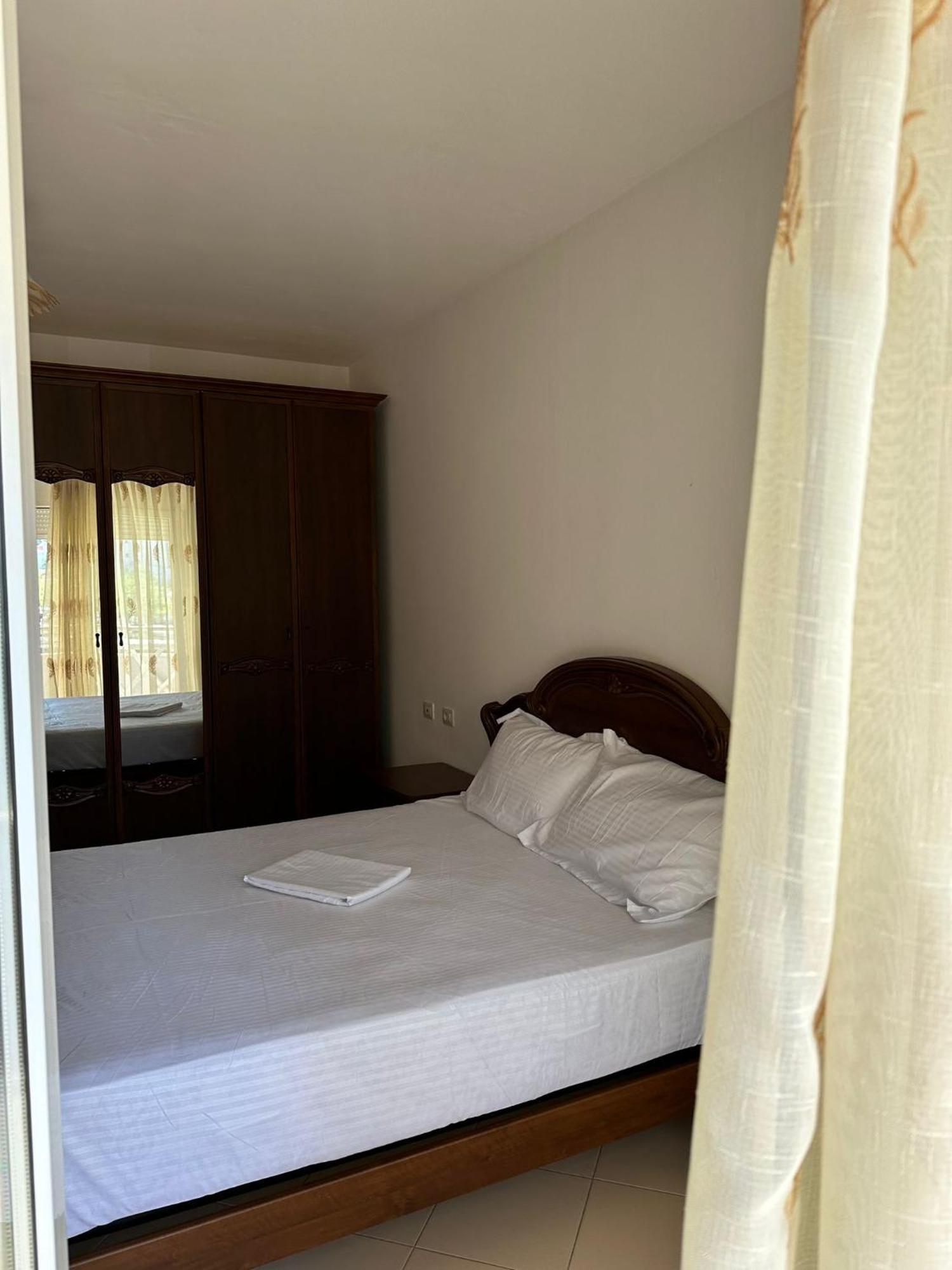 Renting House Vlore Bagian luar foto