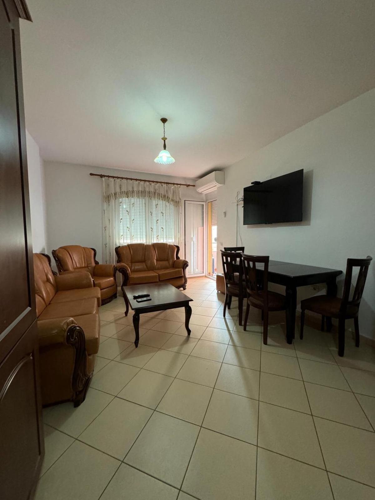 Renting House Vlore Bagian luar foto